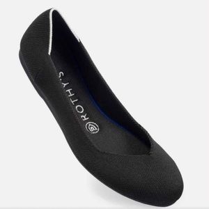 Rothy’s Black Flats with Rounded Toe — Size 8